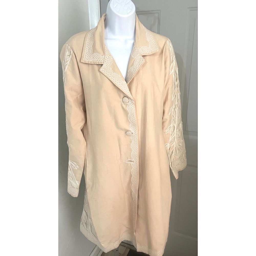 Biya Beige Silk/Linen Coat Embroidered Three Button Closure Closeure WMS Size M
